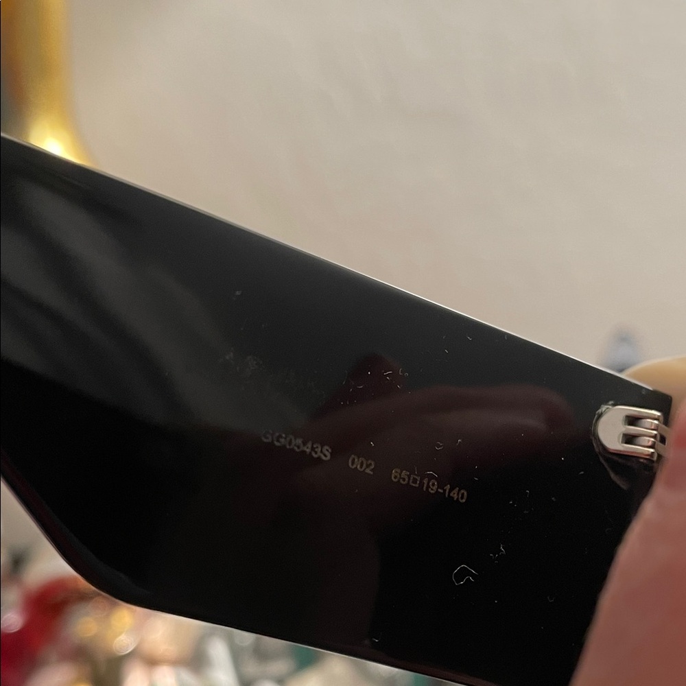 Gucci Black and Cream Sunglasses - Picture 5 of 7